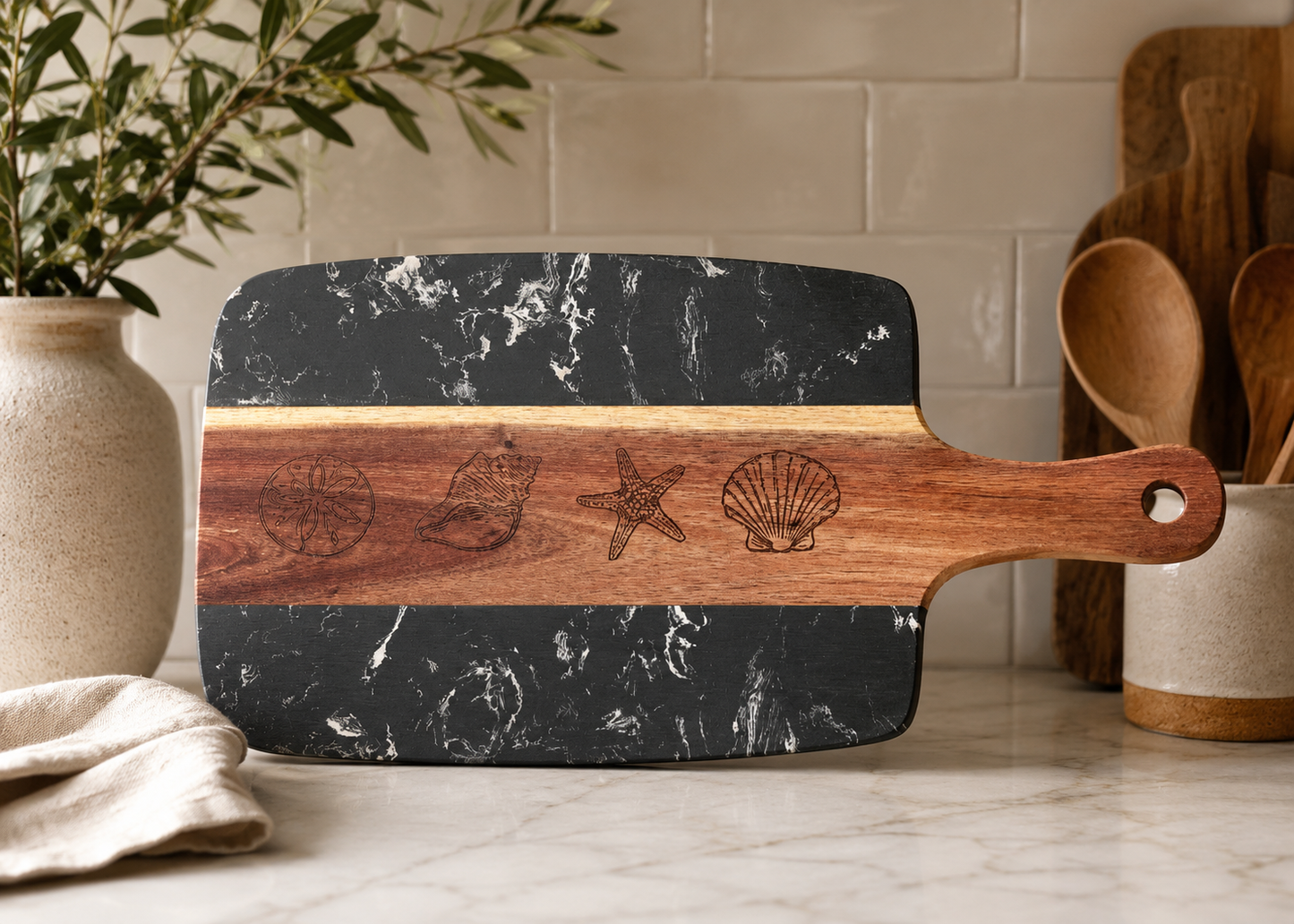 Engraved Wooden & Marble Cutting Board - SEASHELLS (Black)